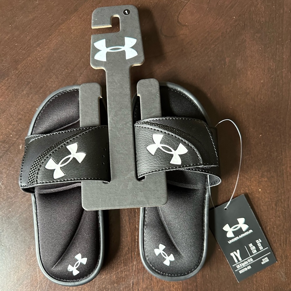 Youth under armor sandals size 1